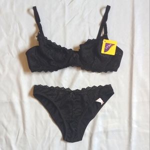 NWT lace black undie set by Lycra